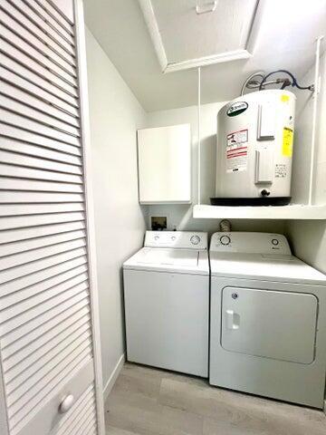 Building Photo - 201 Palm St