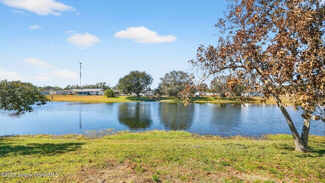 Building Photo - 425 Via Valencia Ct