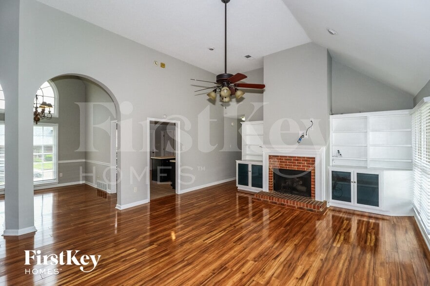 Building Photo - 7598 Dexter Manor Dr