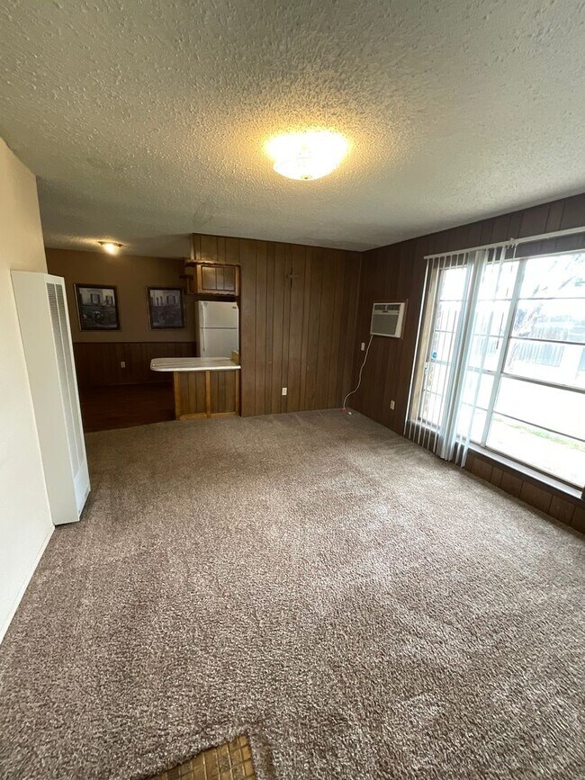 Building Photo - 113 Sasser Dr