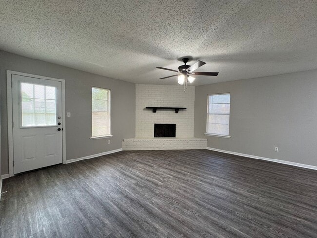 Building Photo - Meadowcreek Subdivision