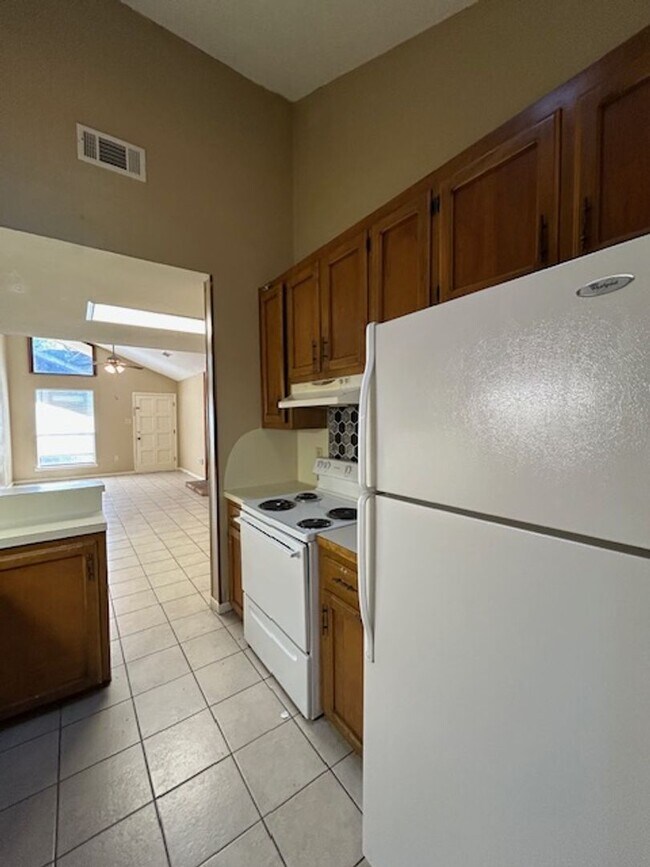 Building Photo - 12784 Brogdon Ln