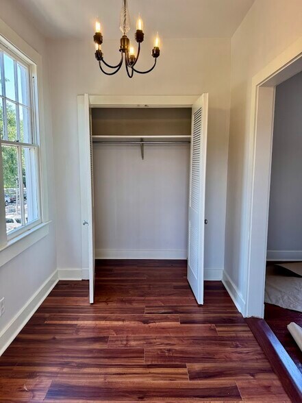 Building Photo - 3113 Louisiana Avenue Pky