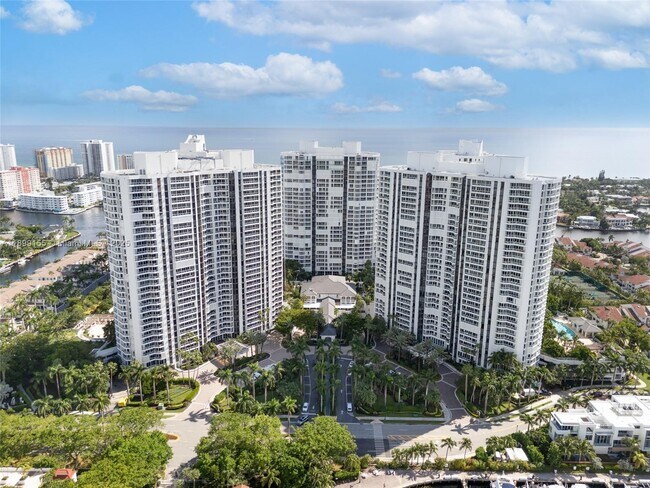 Building Photo - 21205 Yacht Club Dr