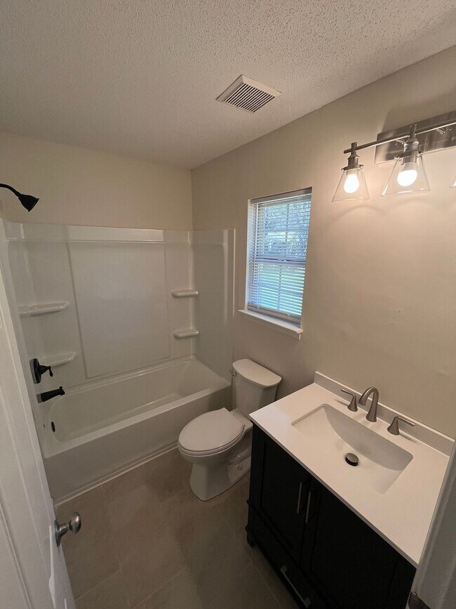 Building Photo - Move-in Ready! Charming 3 Bedroom 2 Bathroom home in Effingham County, GA