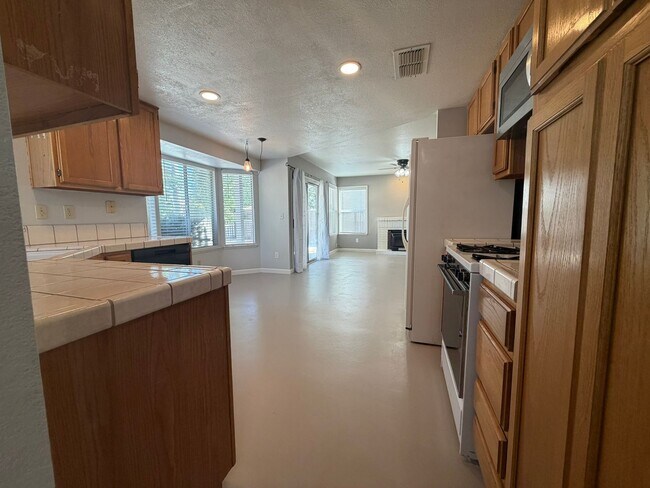 Building Photo - 8420 Oak Flat Way