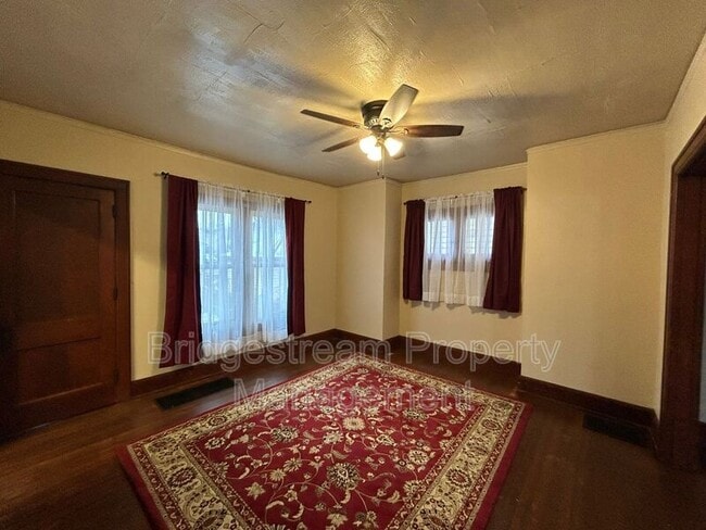 Building Photo - 427 Gunckel Ave