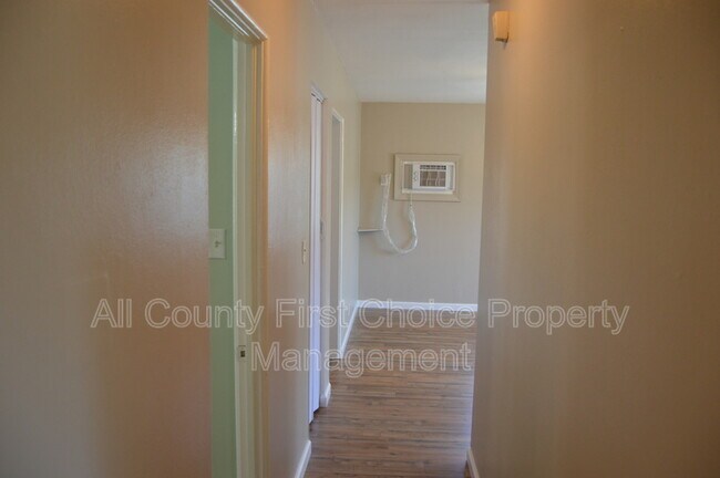 Building Photo - 938 11th St N