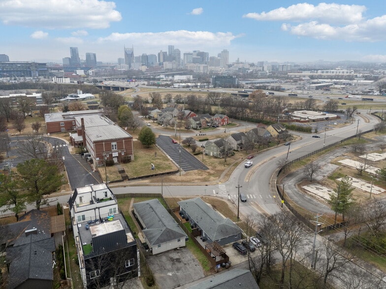 Building Photo - 501B Meridian St