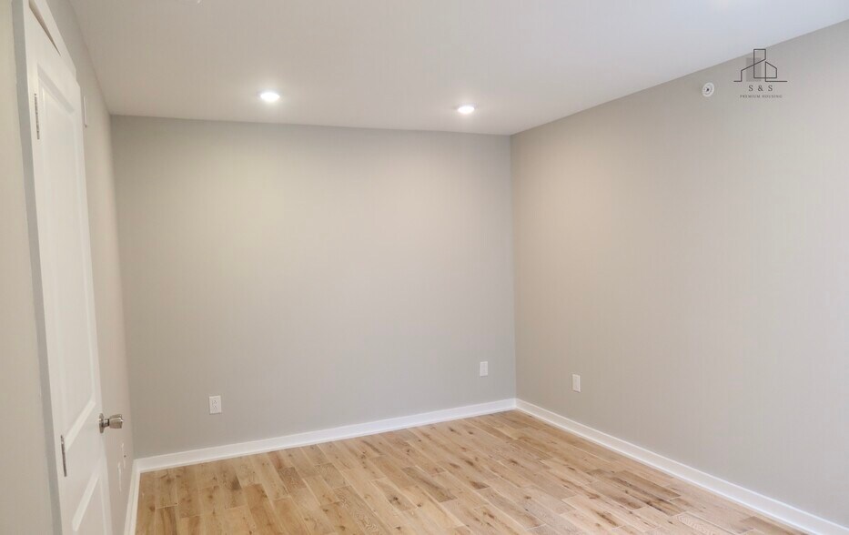 Building Photo - 431 N 41st St