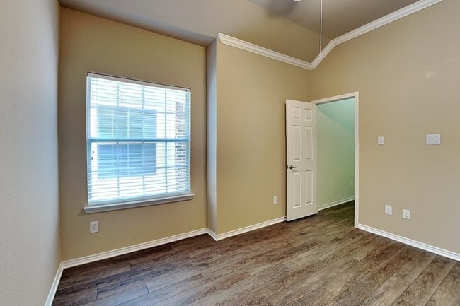 Building Photo - 2988 Sicily Way