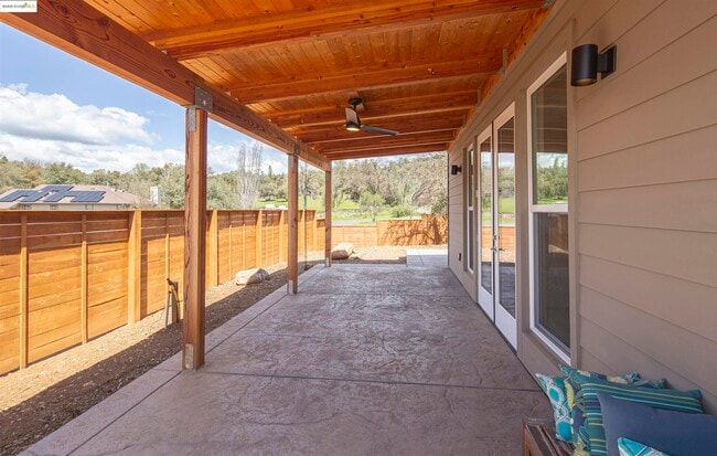 Building Photo - 18939 Ranch Rd