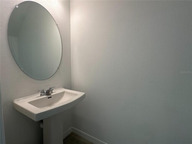Building Photo - 2079 Hallier Cv
