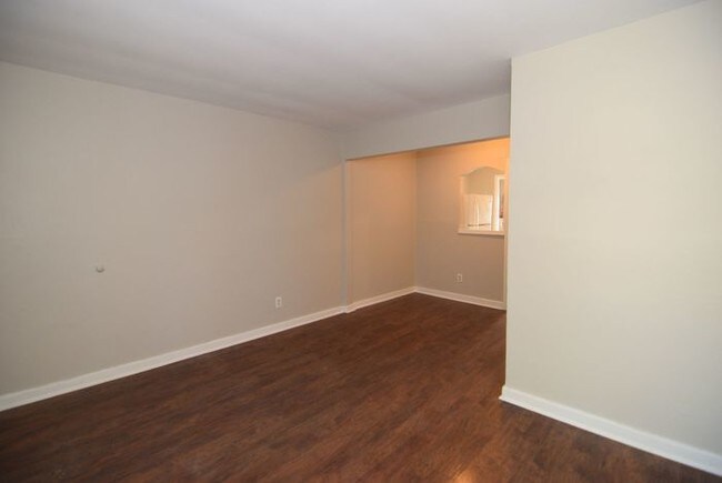Building Photo - All-Electric 2 Bedroom Duplex - Section 8 OK