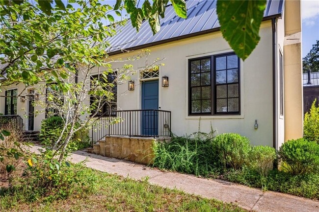 Building Photo - 377 Anders N