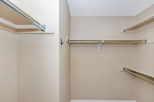 Building Photo - Spacious Patio Home 3 Bed 3 Bath