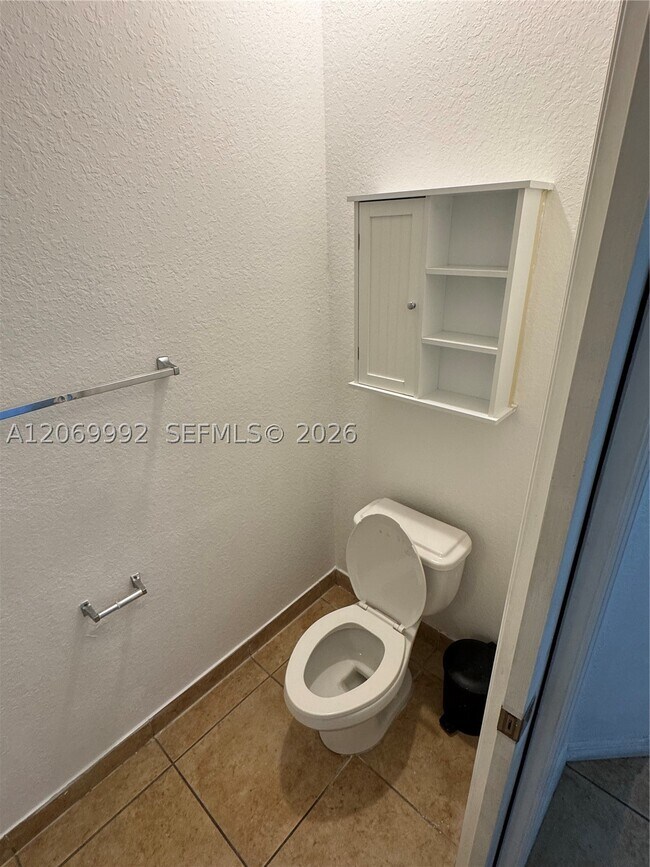 Building Photo - 10870 NW 88th Terrace