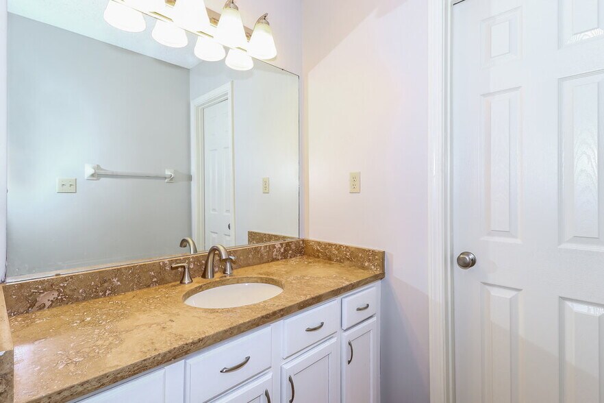 Building Photo - 1012 Spanish Trail Ln