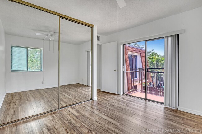Building Photo - 6335 Red Pine Ln