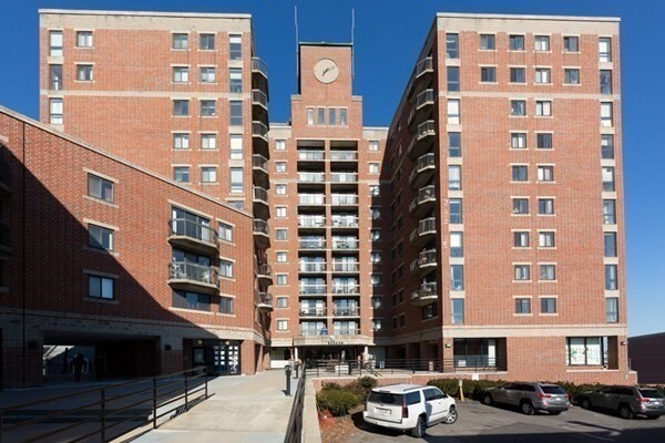 Building Photo - 15 North Beacon St
