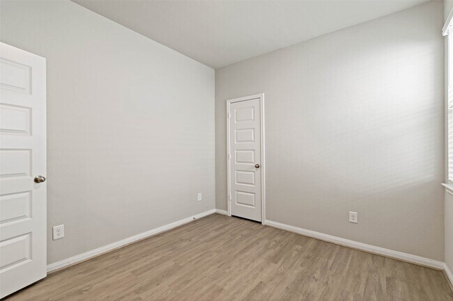 Building Photo - 13770 Goldeye Dr