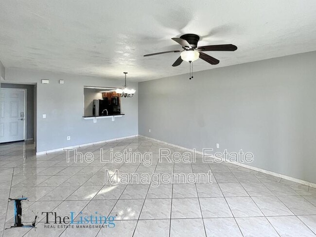 Building Photo - 13828 Timberbrooke Dr