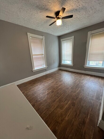 Building Photo - 2030 E Fair Ave