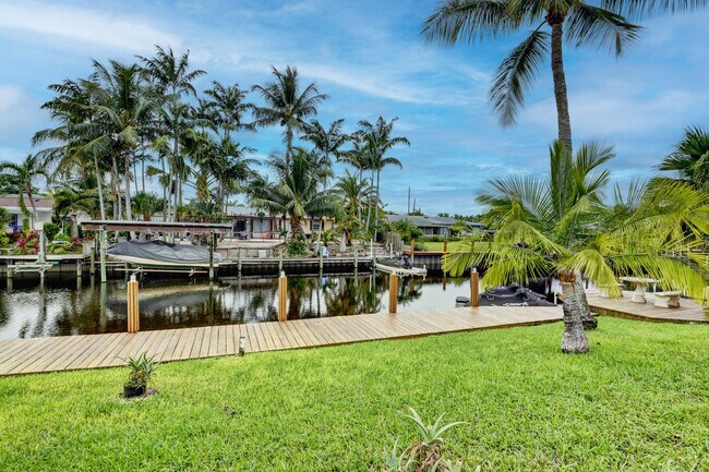 Building Photo - 1036 SW 26th Ave