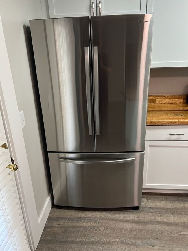 Building Photo - Gorgeous Home in the Heart Hinesville