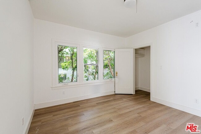 Building Photo - 1040 N Crescent Heights Blvd