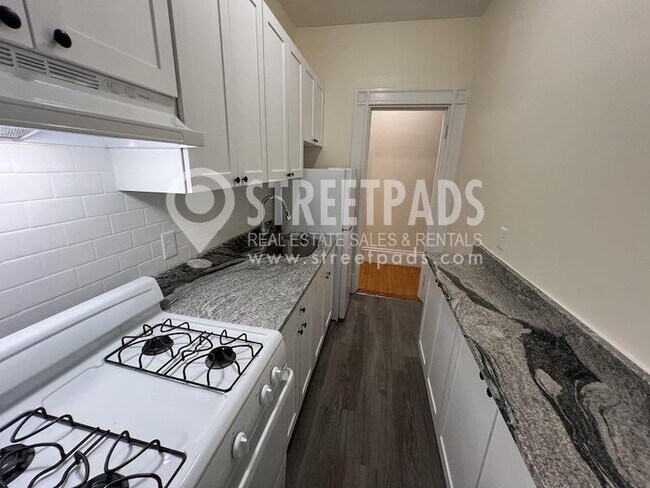 Building Photo - 1 bedroom in Cambridge MA 02138
