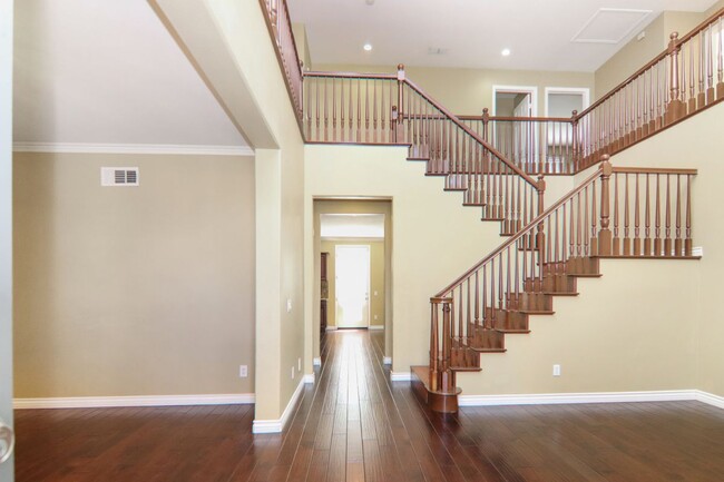 Building Photo - 1212 Lavendar Way