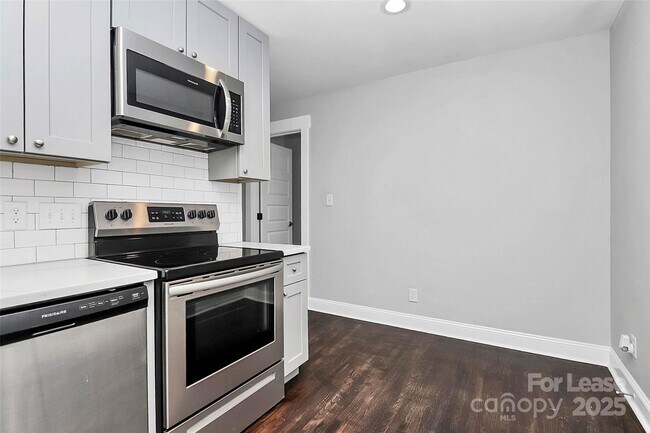 Building Photo - 1826 Merriman Ave