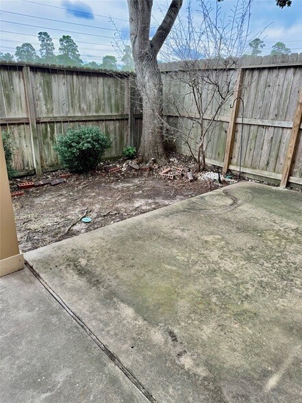 Building Photo - 16010 Limestone Lake Dr