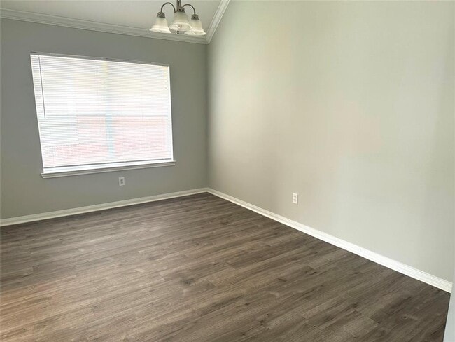 Building Photo - 806 Legend Spring Dr