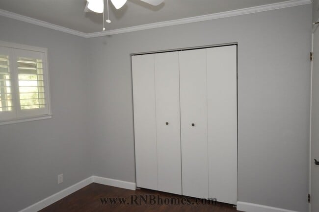 Building Photo - 415 Sutton Pl