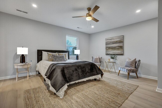 Building Photo - 828 Longbranch Dr