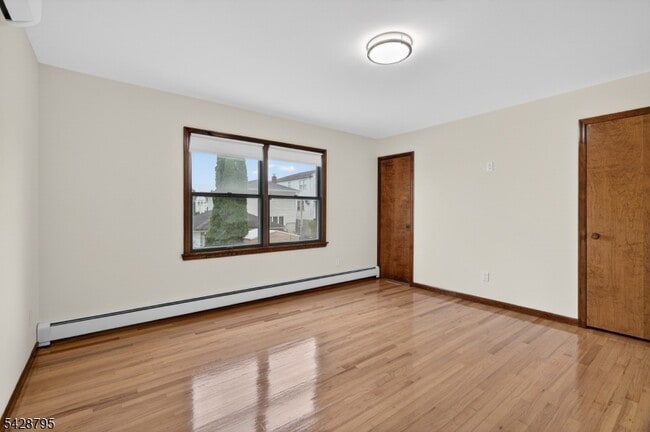 Building Photo - 97 Sipp Ave