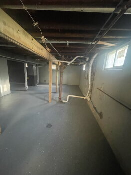 Building Photo - 758 Durbin St