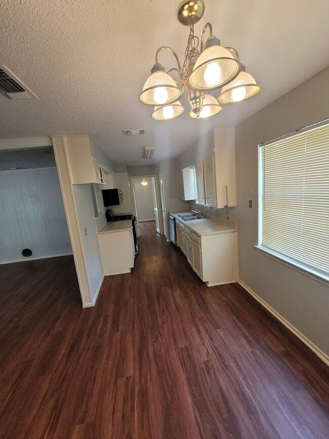 Building Photo - Location....Location....Location....