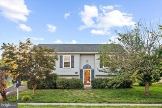 Building Photo - 841 Briar Ct
