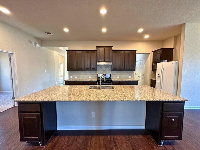 Building Photo - 3117 Hidalgo Loop