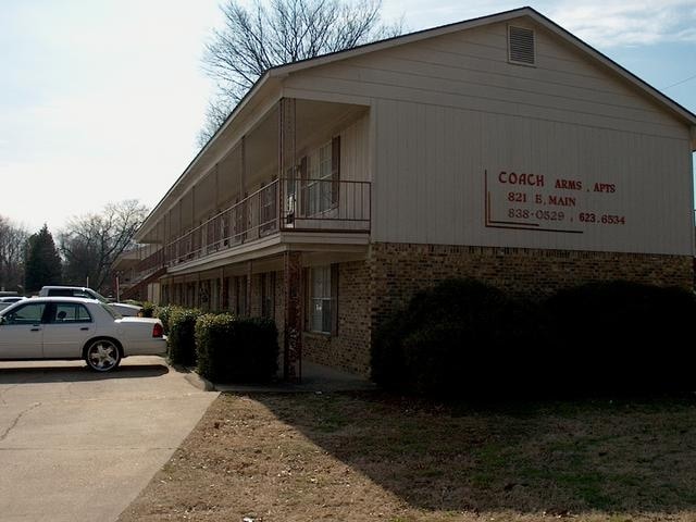 Building Photo - 821 E Main St