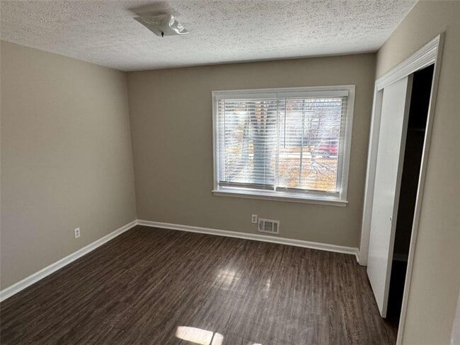 Building Photo - 437 Lockridge Ln