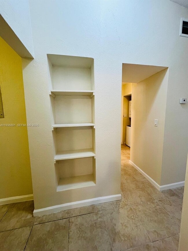 Building Photo - 501 Carolina Ave