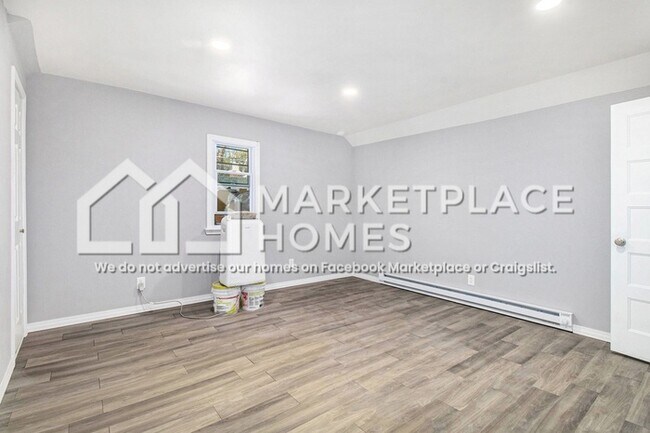 Building Photo - 14838 Griggs Ave