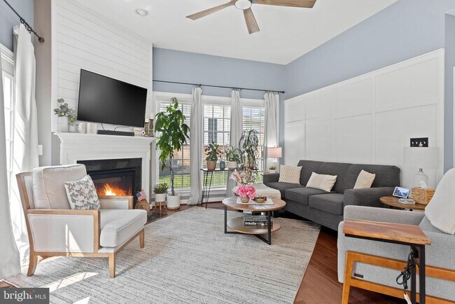 Building Photo - 43550 Riverpoint Dr