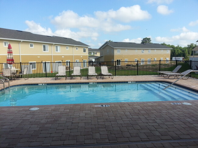 Building Photo - Evergreen Townhomes on Lake Buckeye