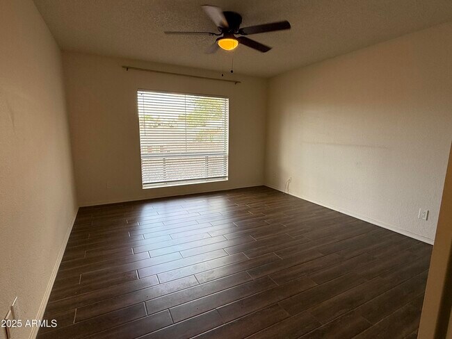 Building Photo - 1019 E Rowlands Ln