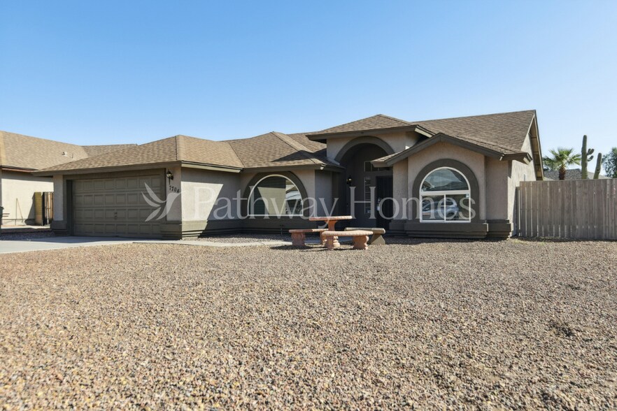 Building Photo - 7704 W San Juan Ave